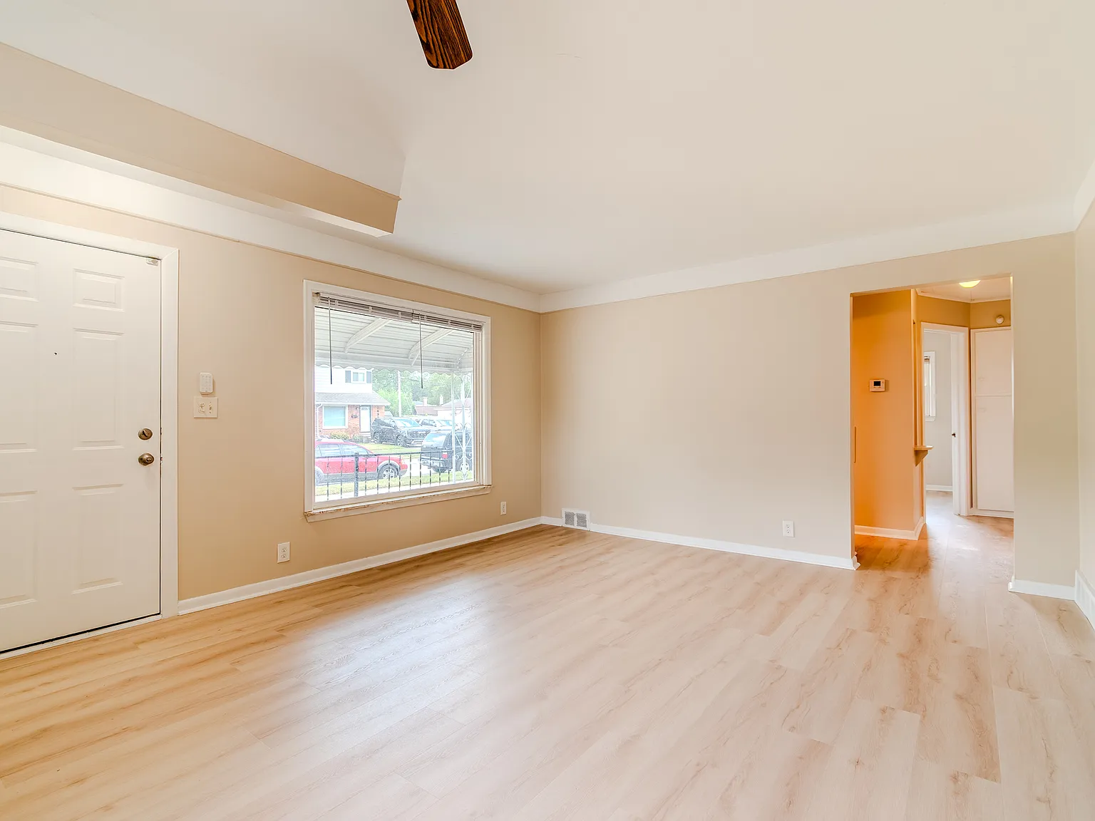 3 bed, 1808 sqft, $1,999 — Photo 4