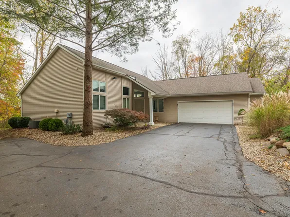 2798 E T Ave, Portage, MI 49002