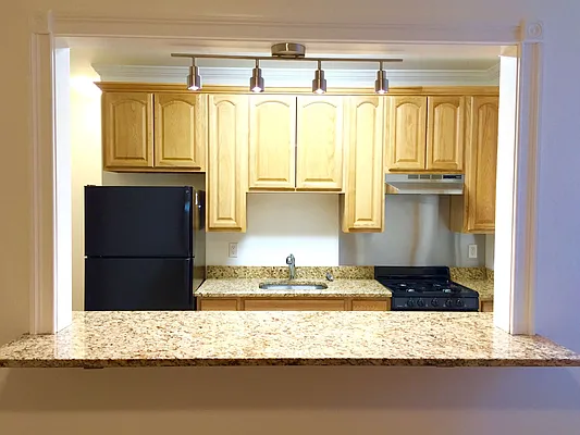 Rented by NY Space Finders Inc. | media 33