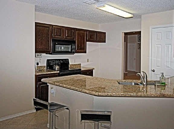 4th image of 1812 Greenbend Dr