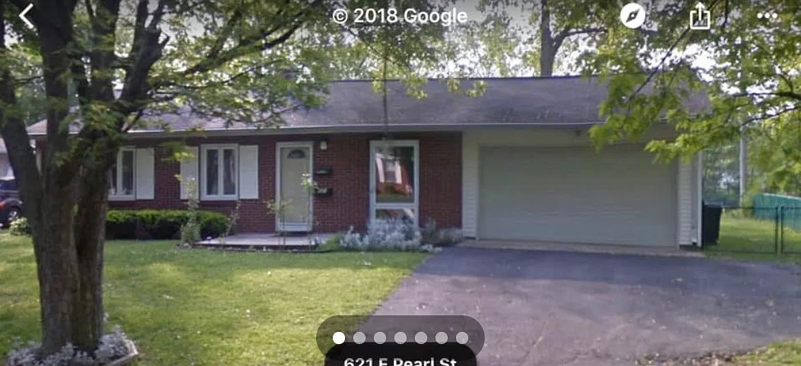 3 bed, 925 sqft, $1,300 — Photo 1