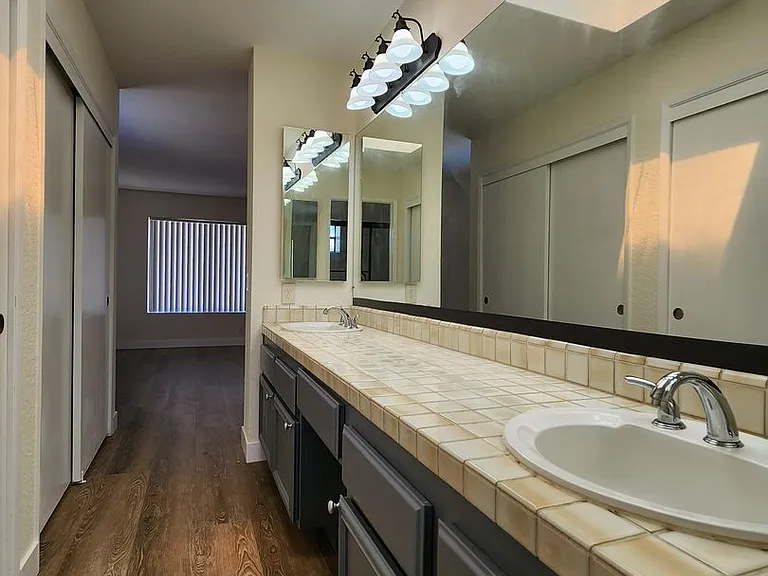 10523 Sunset Ridge Dr — Photo 19