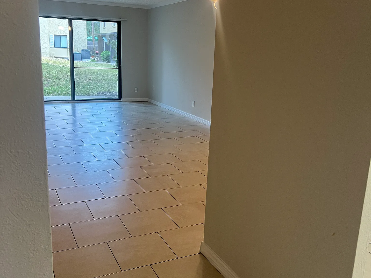 2 bed, 1.5 bath, 1018 sqft, $1,450 — Photo 4