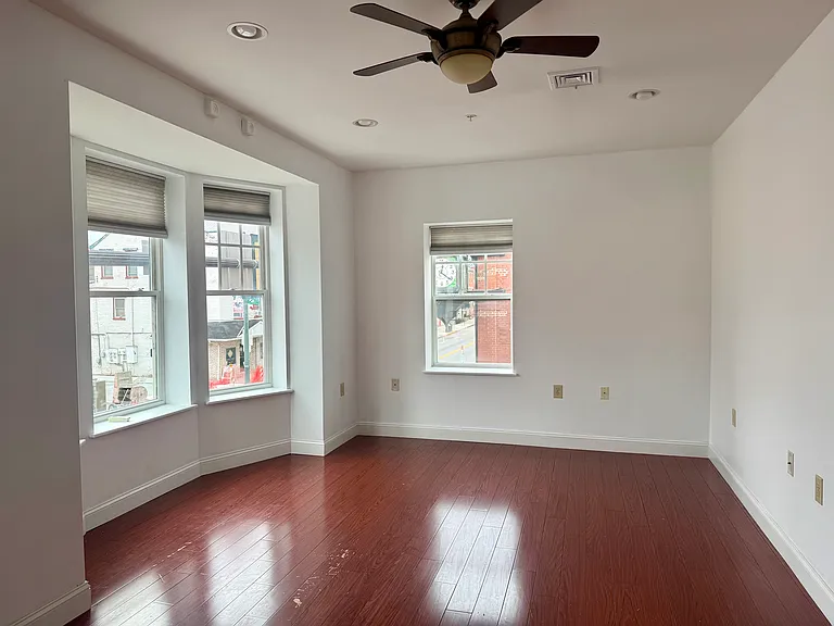 1 E Main St #2 — Photo 2
