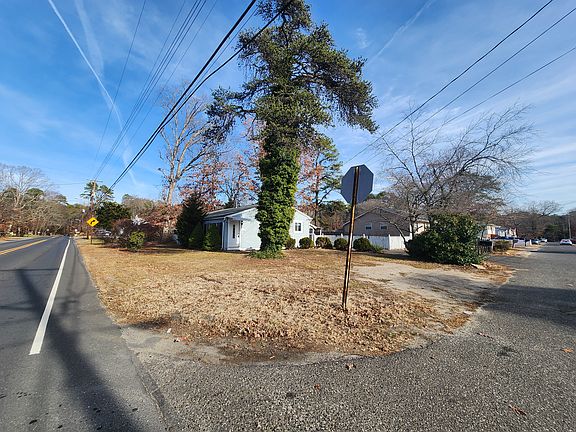 4th image of 2300 E Lakeshore Dr #1