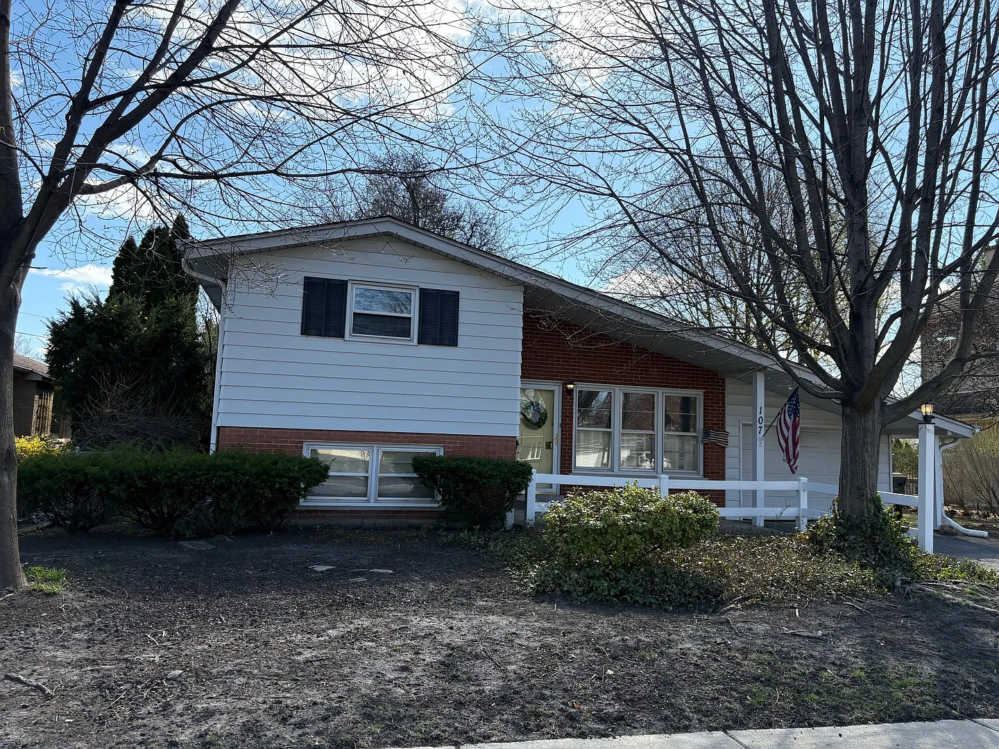 107 S Dwyer Ave photo 1