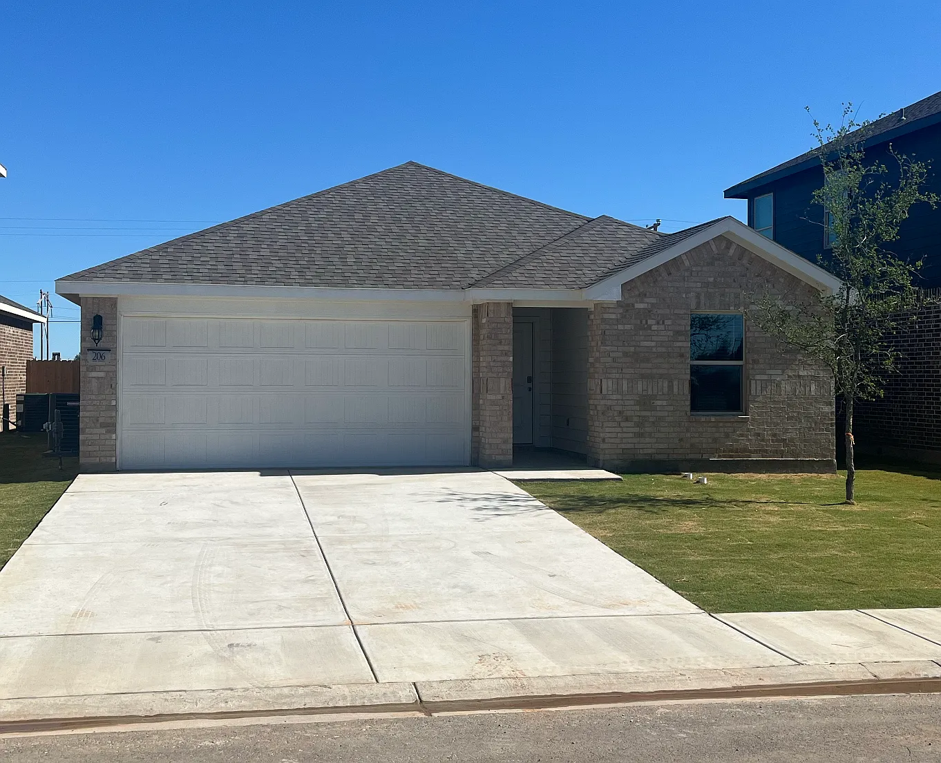 4 bed, 1827 sqft, $2,250 — Photo 1