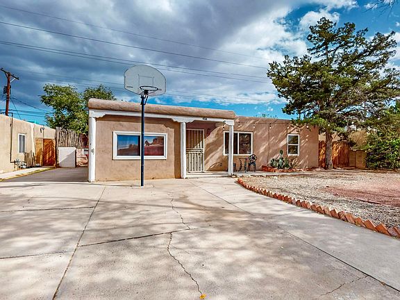 3rd image of 908 Ortiz Dr NE