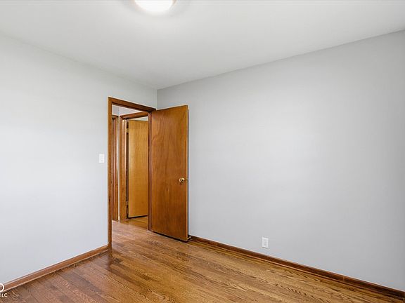 5th image of 5642 Wallingwood Dr