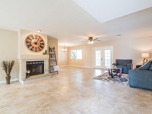 3rd image of 1391 Leisure World
