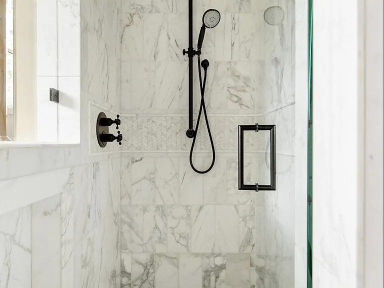 2nd master suite ensuite full bath