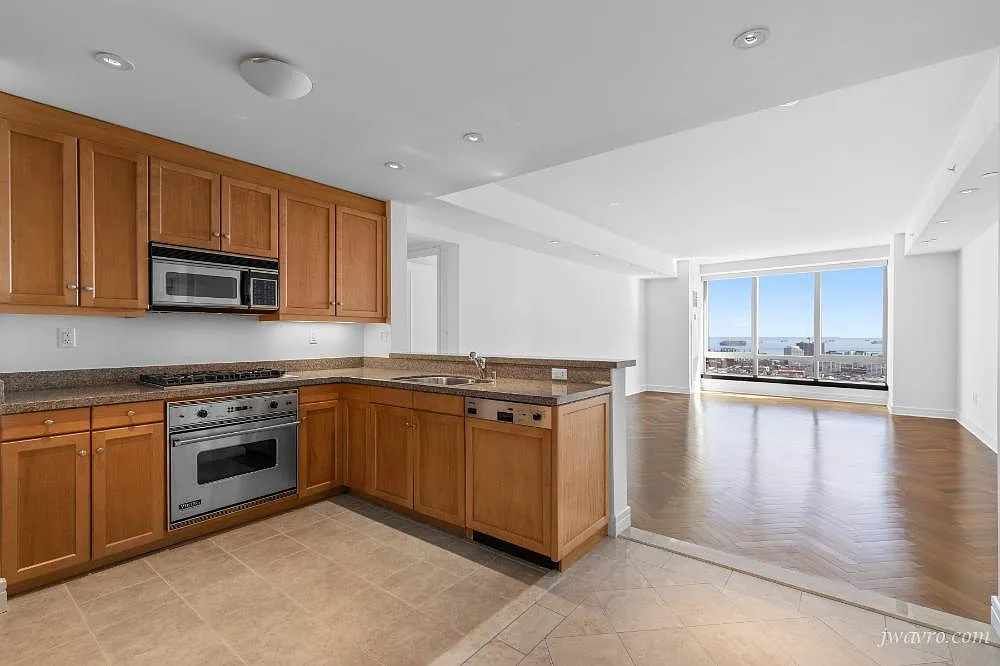Four Seasons - 2 bed 2.5 bath Condo - Financial District — Photo 3