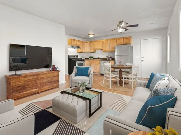 16 Cleveland Pl APT 1, Gloucester, MA 01930