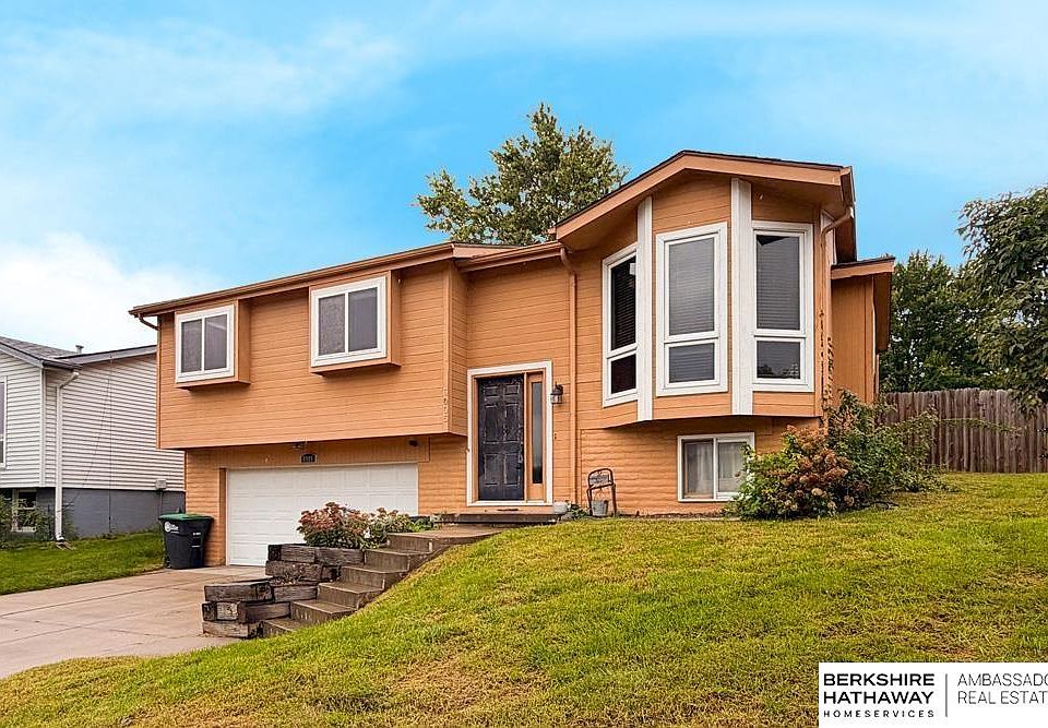 1st image of 6005 N 109th St