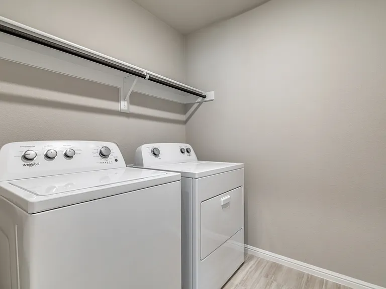 16408 Severn Ln — Photo 11