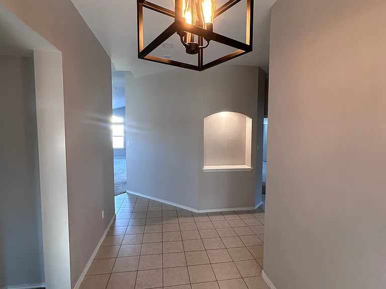 6902 Golden Oak Ln — Photo 2