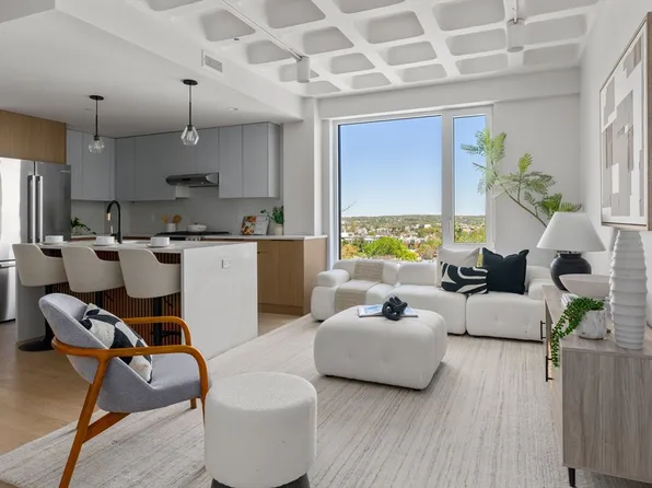 125 Lowell St #301, Somerville, MA 02143