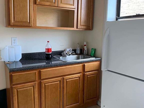 2nd image of 645 Academy St #3