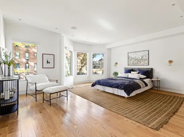 453 Stratford Road image 11 of 28