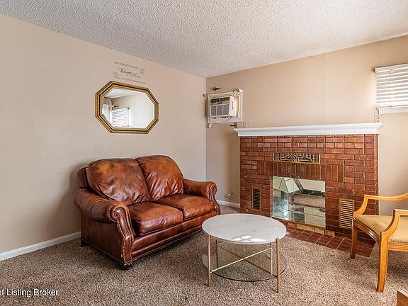 5th image of 546 3rd Ave E