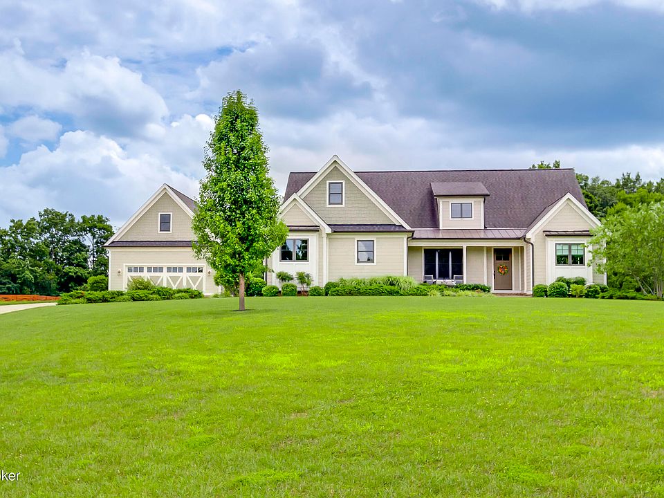 1st image of 290 Lansdowne Cres