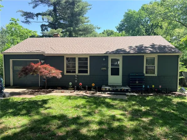 9507 McGee St, Kansas City, MO 64114