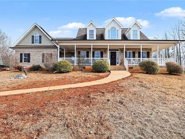 1584 Franklin Hills Ct, Randleman, NC 27317