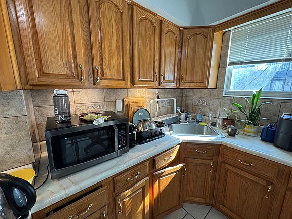 3rd image of 25-31 21st St #1