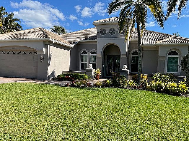 1st image of 10311 Creekedge Ct