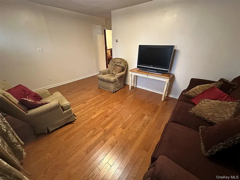 5 Hamilton St #1 — Photo 4