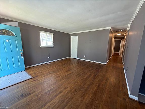 2nd image of 216 Kelly Ave