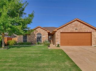 6408 General Ln, Arlington, TX 76018