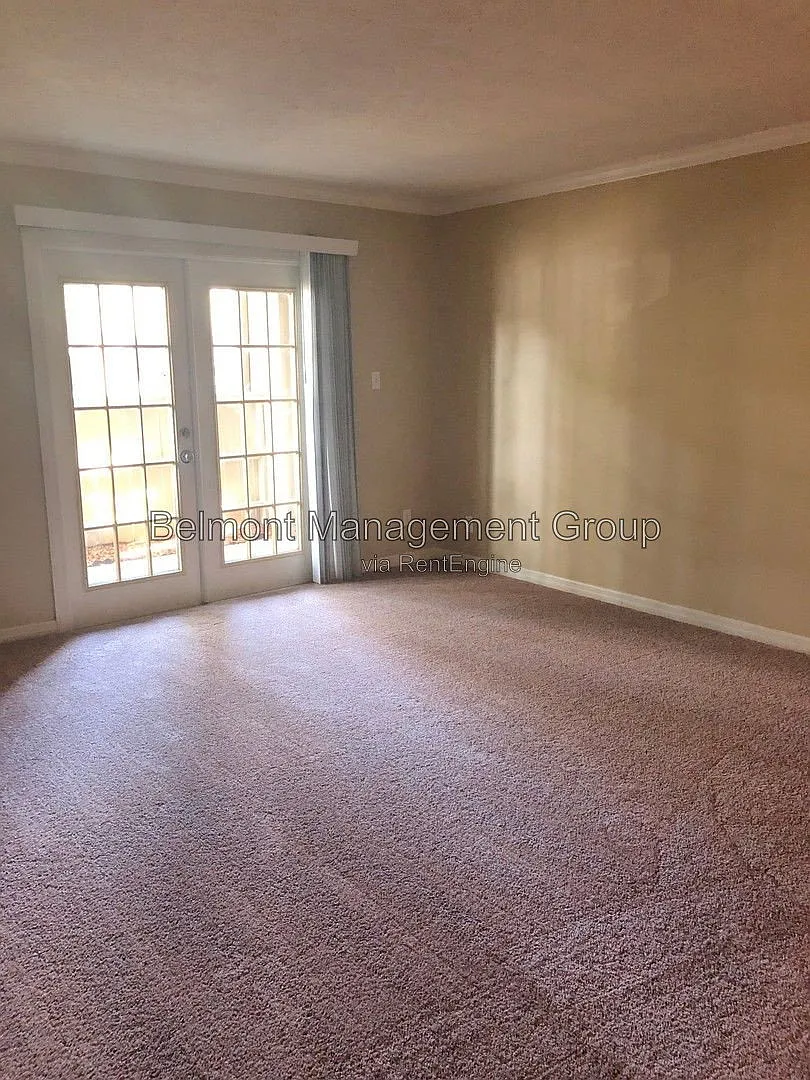 2 bed, 2.0 bath, 984 sqft, $1,350 — Photo 2