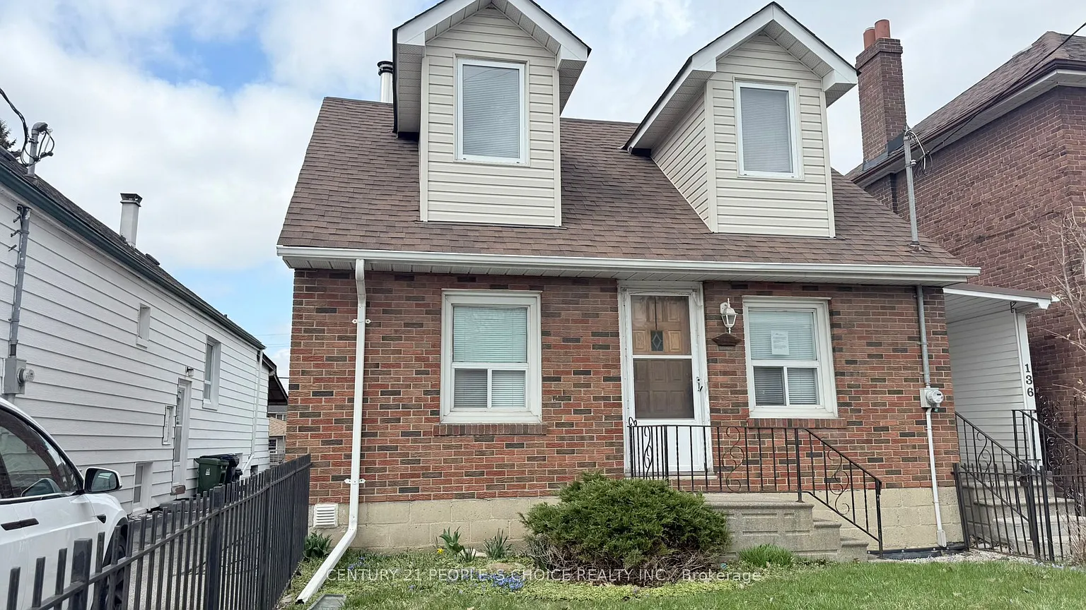 136 Northland Ave photo 1