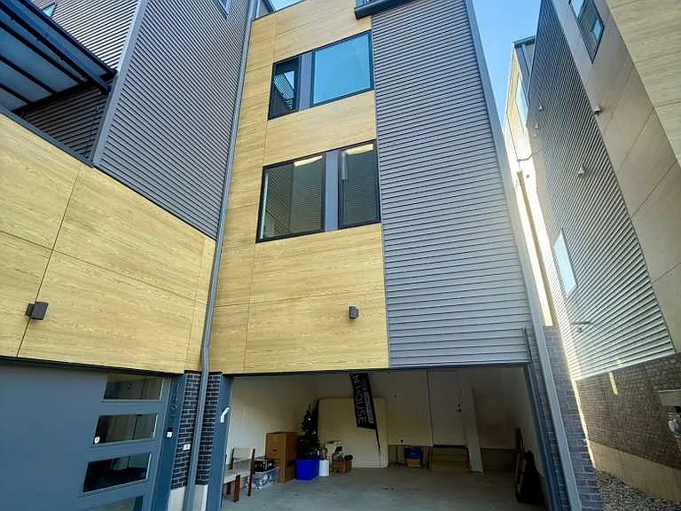 1495 Superior Ave — Photo 41
