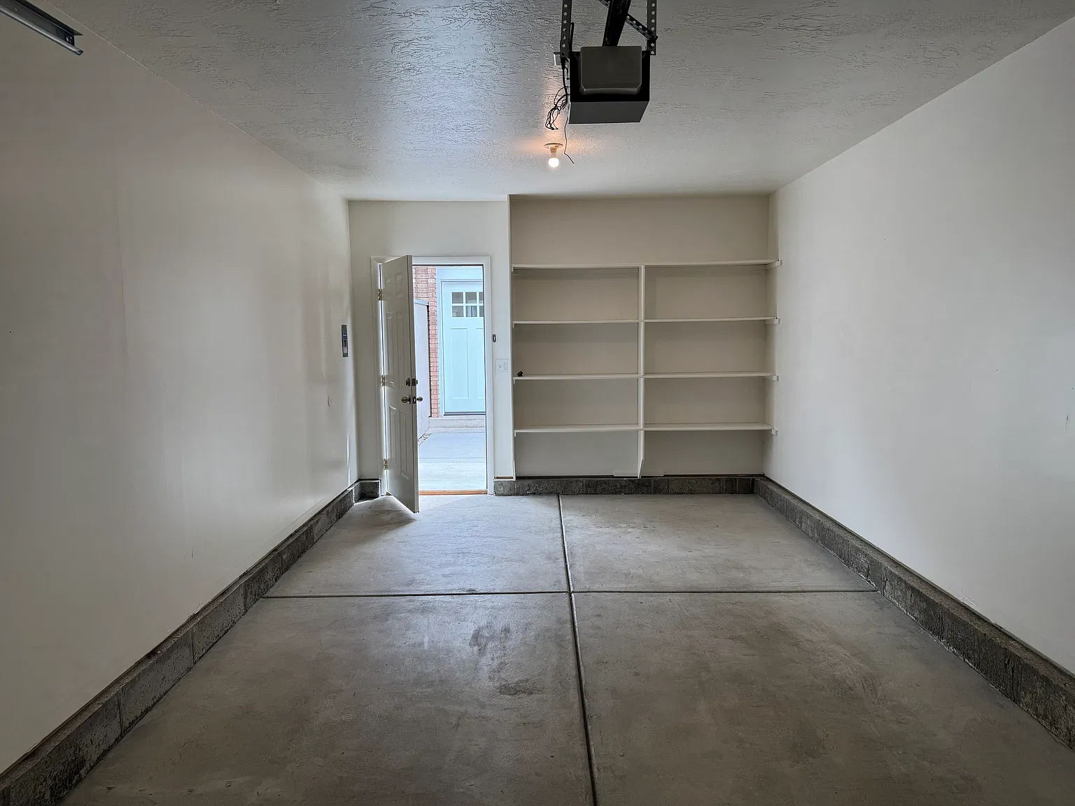 2 bed, 1.5 bath, 1000 sqft, $1,850 — Photo 3