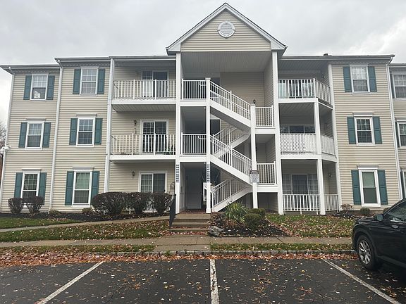 3rd image of 450 Northam Dr