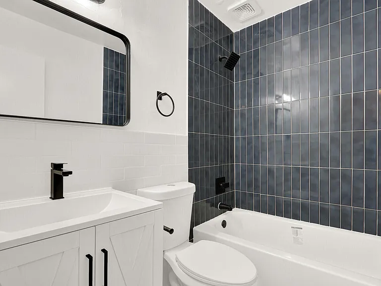 2701 Avenue E — Photo 13