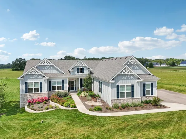 3107 Justen Farm Ln, Ringwood, IL 60072