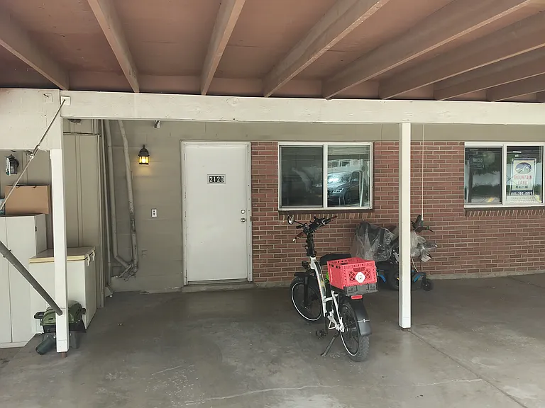 2120 E Georgetown Sq #2120 — Photo 2