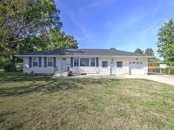 317 N Country Club Rd, Decatur, IL 62521
