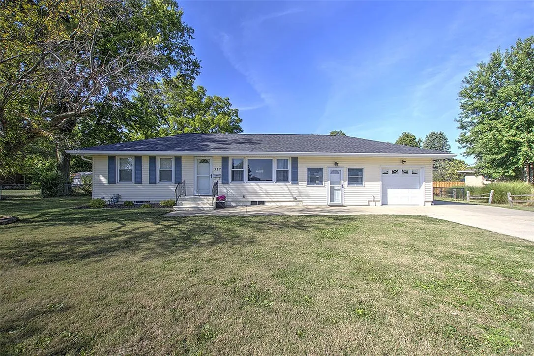 317 N Country Club Rd photo 1