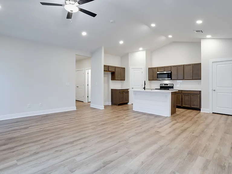 473 E Harper St — Photo 13