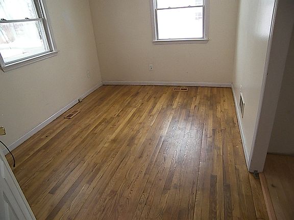 5th image of 614 Campbell Ave