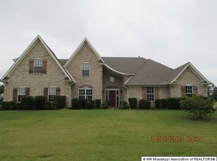 4499 Shinault Ln, Southaven, MS 38672