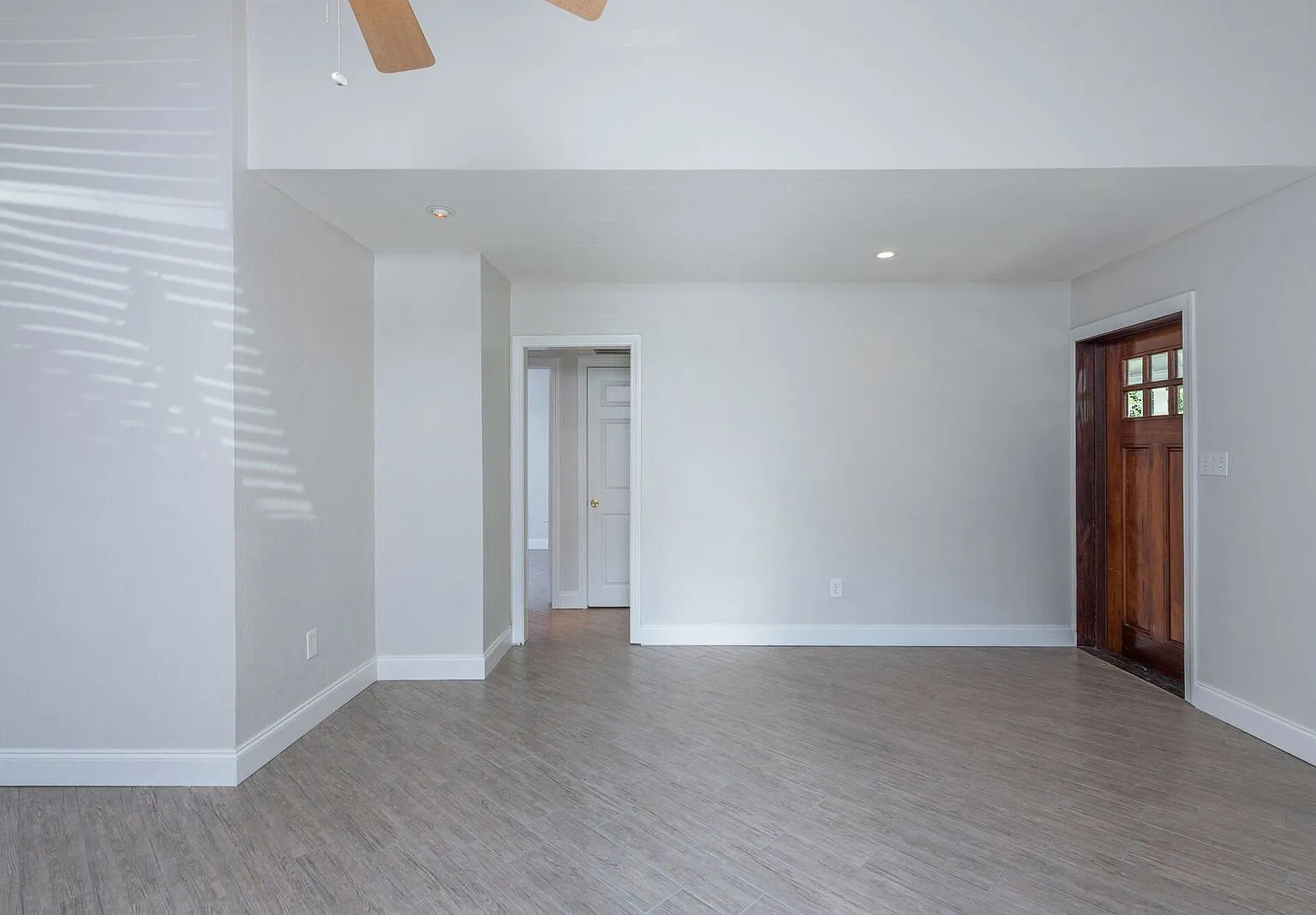 Charming Bungalow in Prime South Tampa Plant High School District! — Photo 3