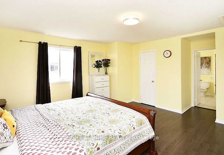 33 Schooner Dr #UPPER — Photo 17