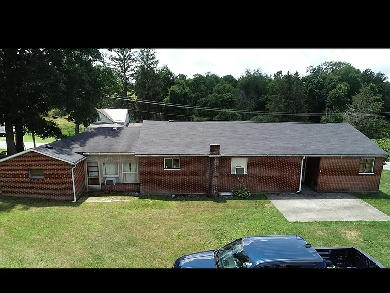 598 Brown Ave — Photo 6
