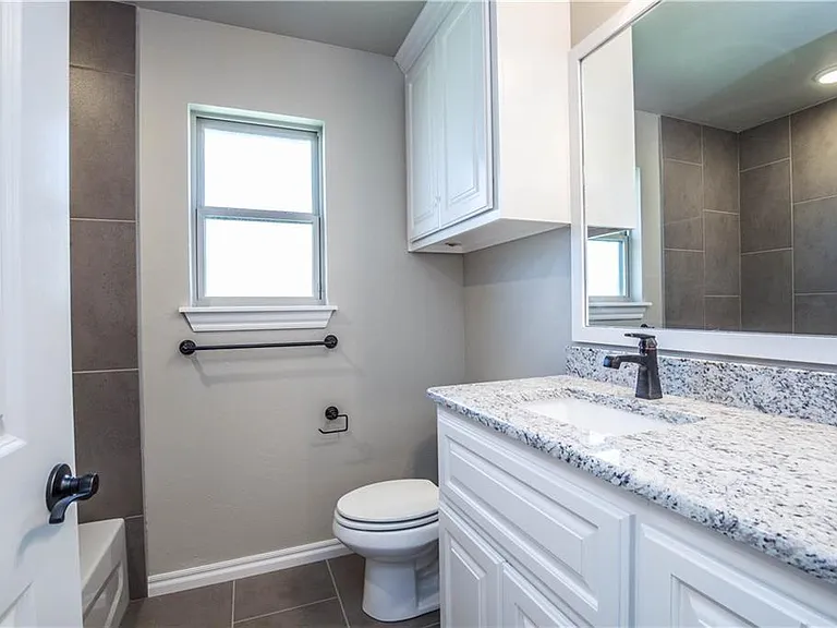 2609 Foxglove Ln — Photo 8