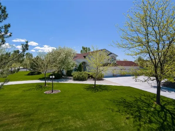 835 Bluegrass Dr E, Billings, MT 59106